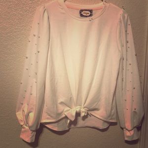 Pearls sleeve shirt 👚